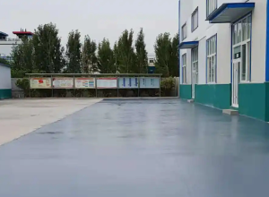 甘南彩色路面喷涂翻新的材料对冬季